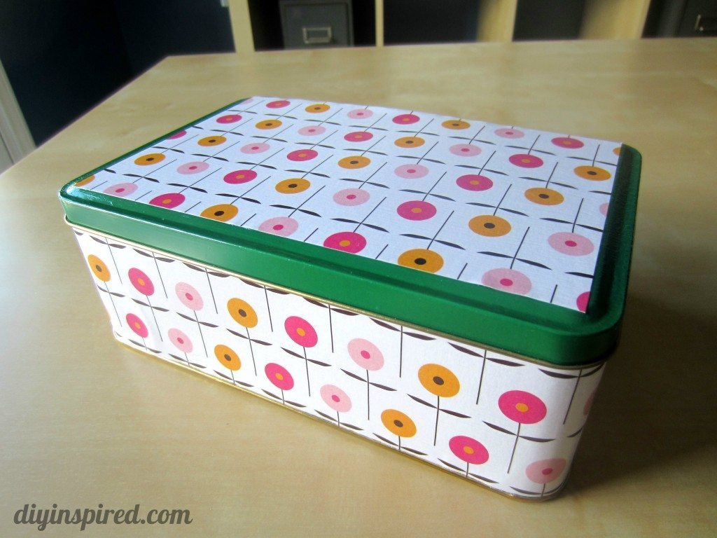 Recycled Christmas Cookie Tin (7)