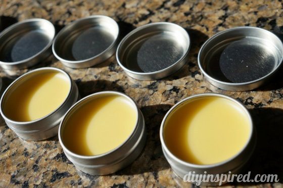 how-to-make-your-own-lip-balm (5)