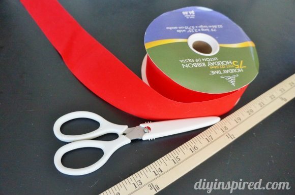 how-to-make-a-bow-from-ribbon (1)