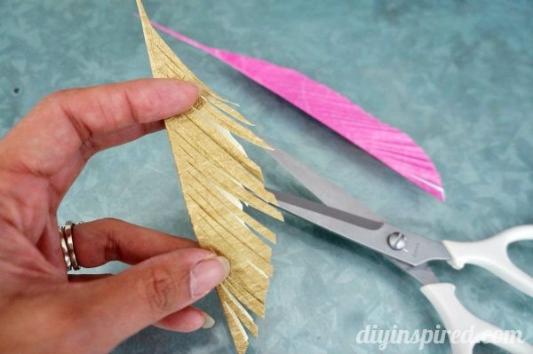 how-to-make-a-paper-feather (3)