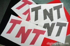 Angry Birds Party Decoration with FREE Printables - DIY Inspired