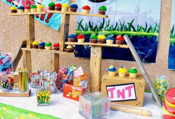 A Guide to the ULTIMATE DIY Angry Birds Party