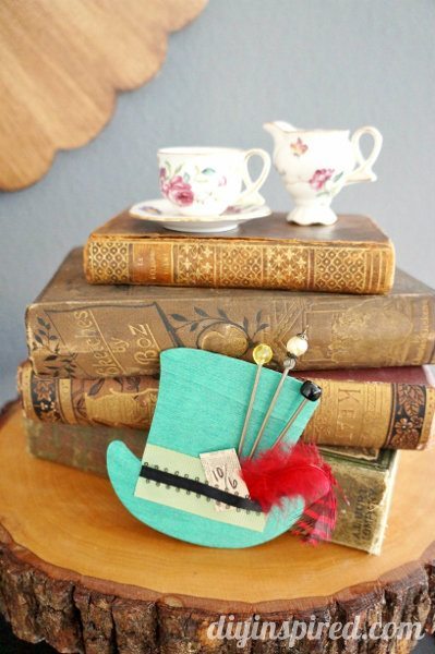 mad-hatter-tea-party-centerpieces (4)