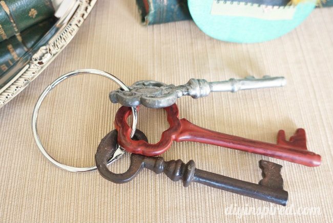 Vintage Keys for Mad Hatter Tea Party (1)