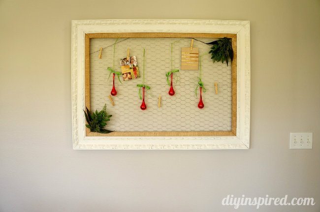 Christmas Card Display with Chicken Wire (1)