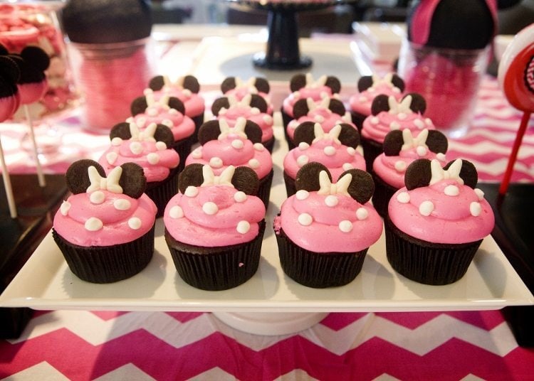 Minnie Mouse Birthday Party Cupcakes (2)
