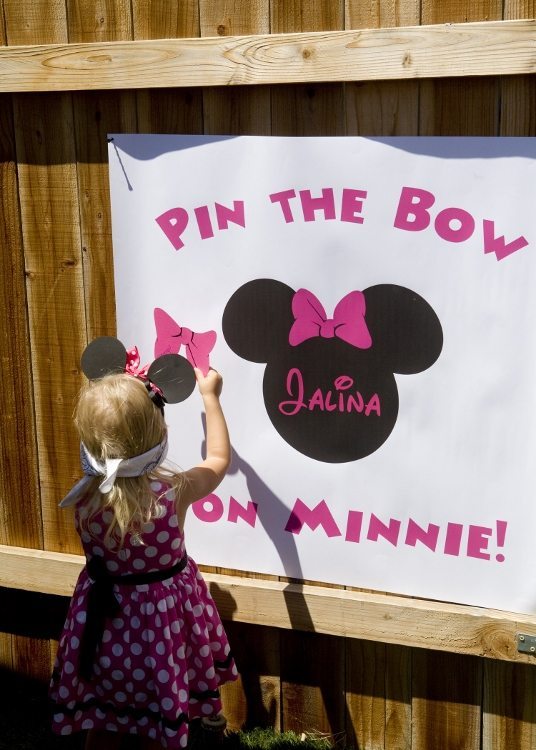 Minnie Mouse Birthday Pin the Bow on Minnie