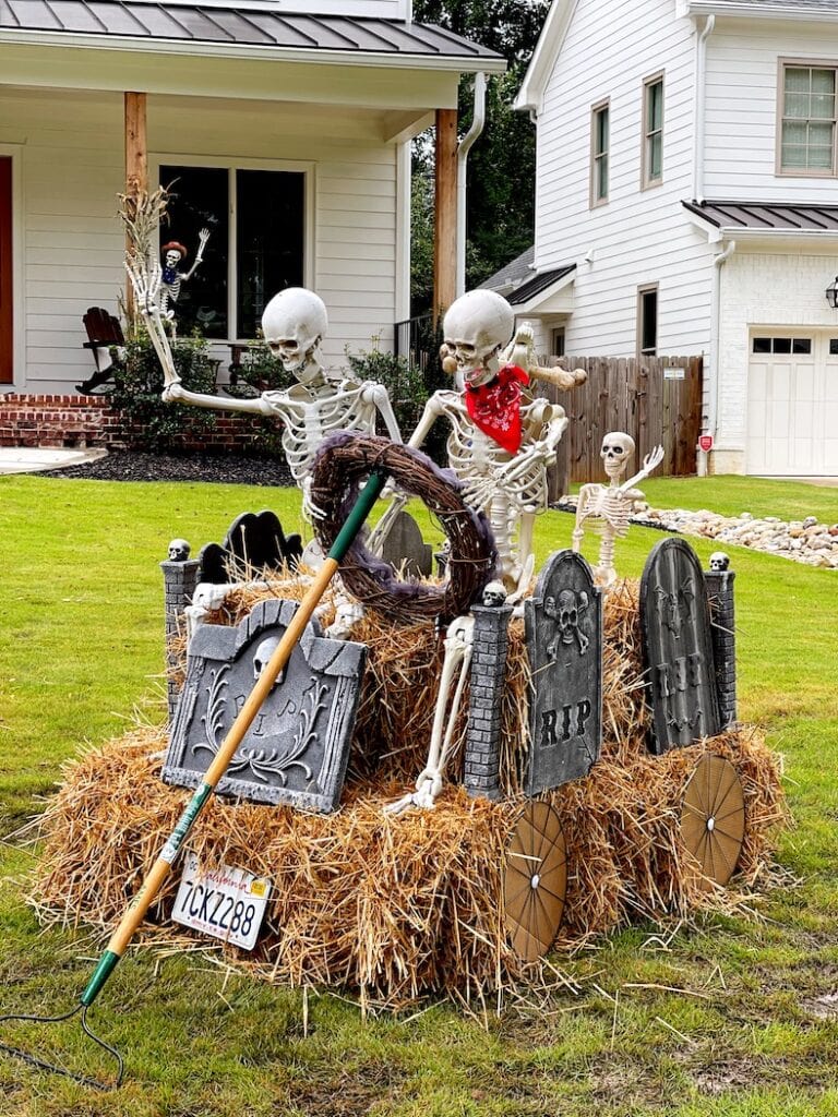 Scary Outdoor Halloween Party Decorating Ideas - DIY Inspired
