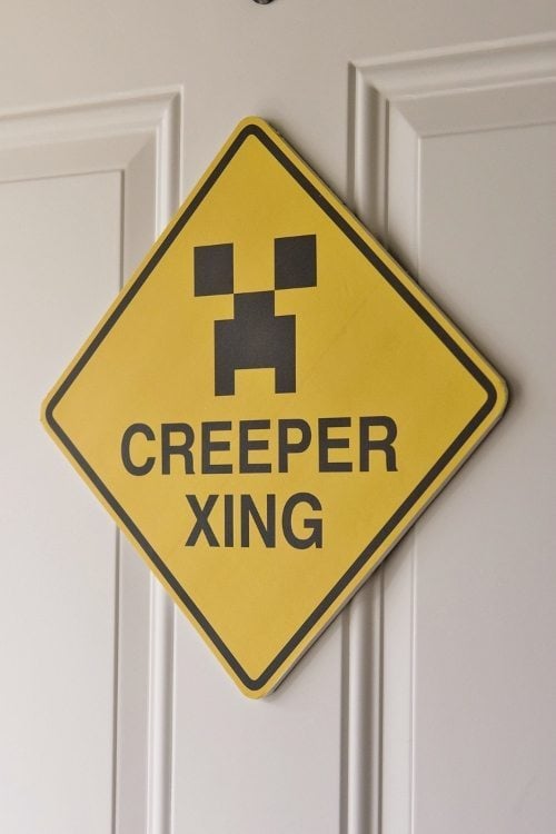 Minecraft Creeper Crossing Sign