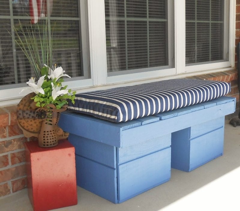 Repurposed Pallet Porch Bench DIY