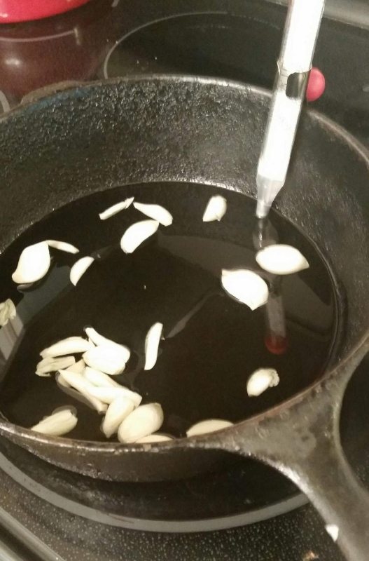 How to Make Garlic Oil (4) DIY Inspired