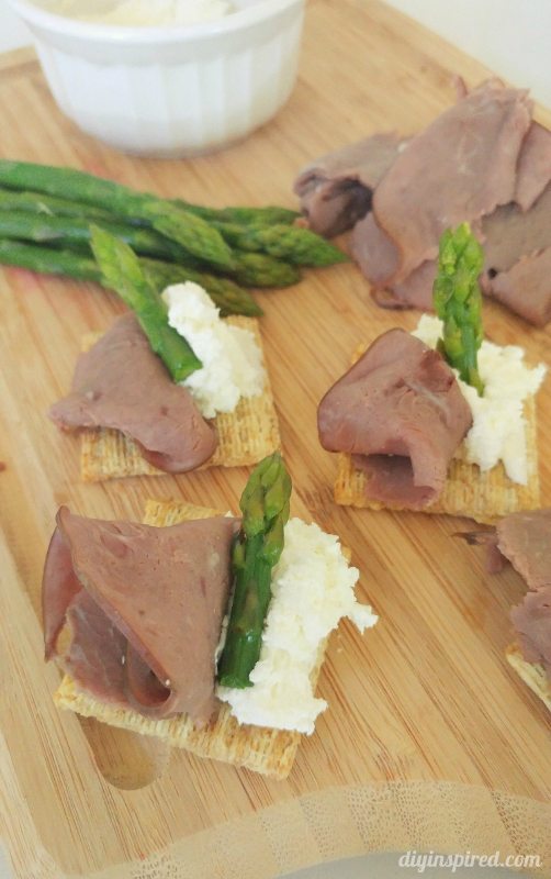 TRISCUITS Roast Beef, Cream Cheese, Asparagus