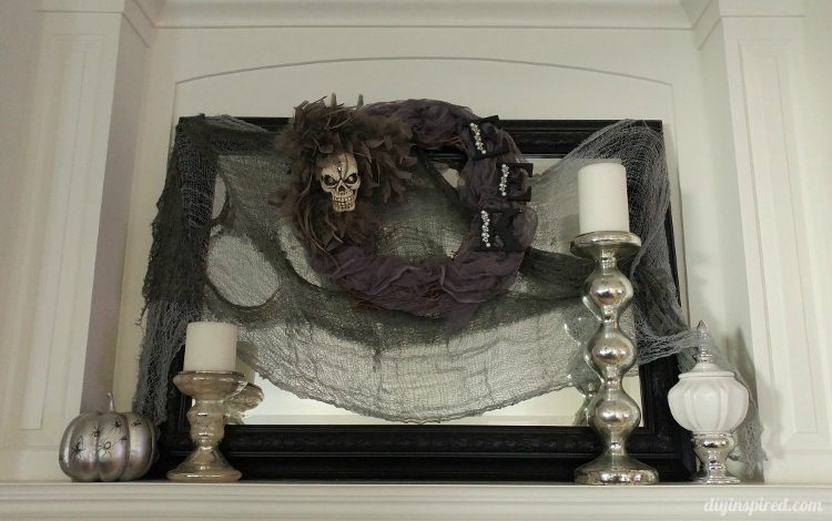 halloween-decor-spooky-mantel