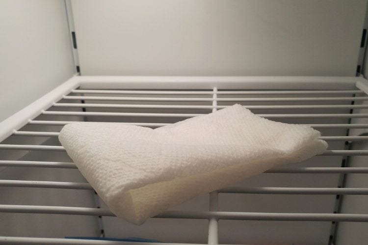 kitchen-hacks-paper-towel-freezer