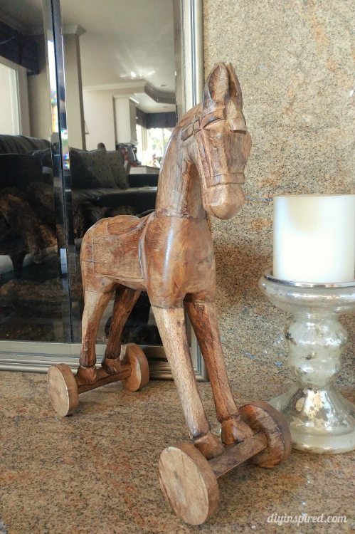 christmas-decor-wooden-horse