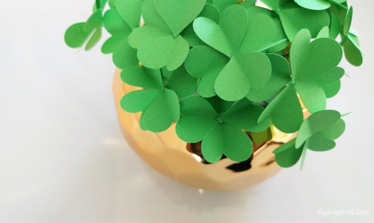 How to Make Paper Four Leaf Clovers