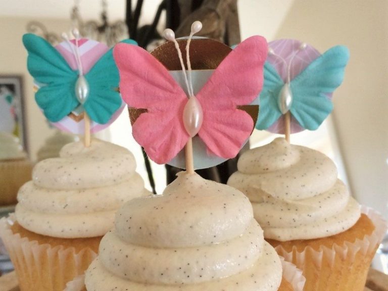 Cheap and Easy DIY Cake Toppers