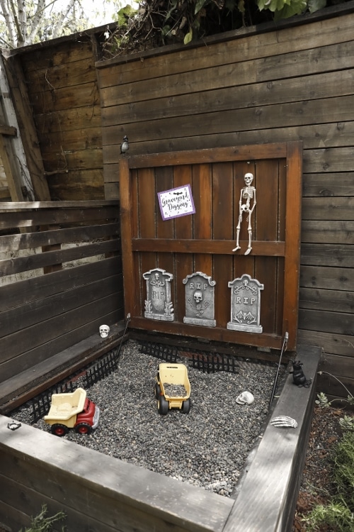 Rock Box Grave Digging - Halloween Party Game